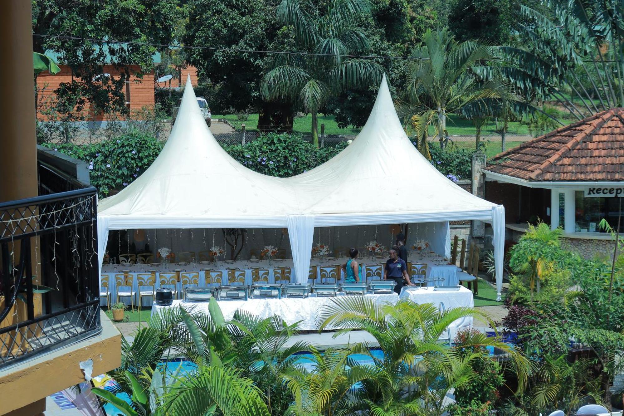 Mowicribs Hotel And Spa Entebbe Exterior foto